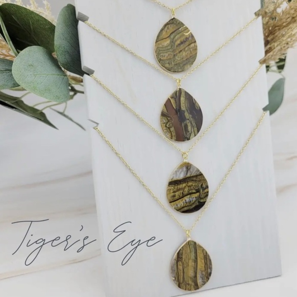 Natural Tiger’s Eye Gemstone Teardrop Pendant Necklace